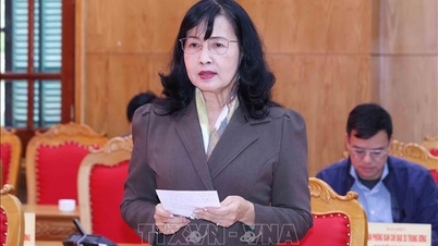 លើកកំពស់តួនាទីនៃកម្លាំងវប្បធម៌ អក្សរសាស្ត្រ សិល្បៈ និងសិល្បករ