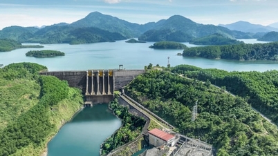 Binh Dien vattenkraftverk i Hue ökar utloppet och förbereder sig för 1 000 mm regn
