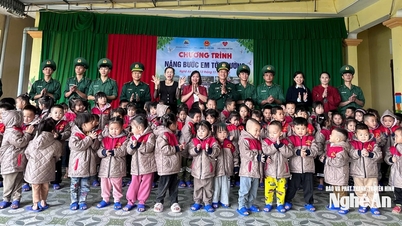 កម្មវិធី "ជួយកូនទៅសាលារៀន" ផ្តល់អំណោយរាប់រយដល់សិស្សនៅឃុំព្រំដែន Son Lam