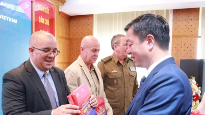 សៀវភៅ​ថ្មី​សង្ខេប​រយៈពេល​៦៥​ឆ្នាំ​នៃ​ការ​បណ្តុះ​មិត្តភាព​ដ៏​ស្មោះត្រង់​រវាង​វៀតណាម​និង​គុយបា