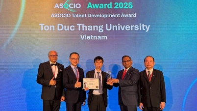 សាកលវិទ្យាល័យ Ton Duc Thang ទទួលបានពានរង្វាន់អភិវឌ្ឍន៍ទេពកោសល្យនៅ ASOCIO 2025