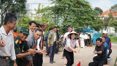 ផ្សព្វផ្សាយស្មារតីសាមគ្គីភាពក្នុងសហគមន៍ភូមិតាហ៊ីន