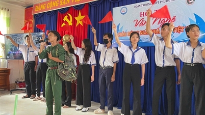 Το Λύκειο Phu Hung διοργάνωσε με επιτυχία τον Διαγωνισμό Τέχνης για τον εορτασμό της Ημέρας των Βιετναμέζων Δασκάλων στις 20 Νοεμβρίου.