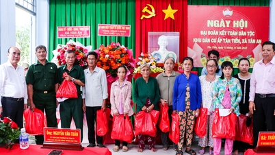 ទិវាឯកភាពជាតិដ៏អស្ចារ្យ នៅភូមិ Tan Tien