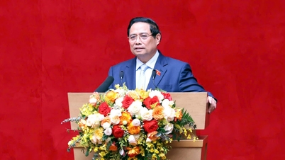 នាយករដ្ឋមន្ត្រី Pham Minh Chinh ចូលរួមសន្និសីទបូកសរុបរយៈពេលមួយឆ្នាំនៃការពង្រាយកងកម្លាំងចូលរួមការពារសន្តិសុខ និងសណ្តាប់ធ្នាប់នៅថ្នាក់មូលដ្ឋាន។