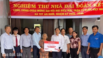 ប្រគល់ផ្ទះមហាសាមគ្គីជូនគ្រួសារក្រីក្រនៅឃុំទុយអានណាម