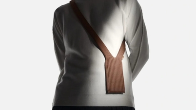 Apple បង្ក​រឿង​ចម្រូងចម្រាស​ក្នុង​ការ​លក់​កាបូប iPhone ក្នុង​តម្លៃ ២៣០ ដុល្លារ