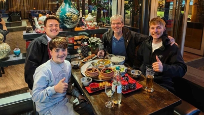 Ресторан у Німеччині переповнений клієнтами завдяки страві з тушкованої риби та маринованих баклажанів, яка коштує понад 1,4 мільйона донгів.