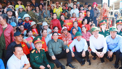 Prime Minister Pham Minh Chinh: Arrange solid and safe resettlement areas for people