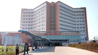 ទីក្រុងហូជីមិញ៖ មន្ទីរពេទ្យបង្អែកទាំង ៨ ផ្តល់ការគាំទ្រយ៉ាងទូលំទូលាយដល់មន្ទីរពេទ្យទូទៅវាំងតាវ