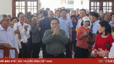 Thủ tướng dự Ngày hội Đại đoàn kết toàn dân tộc tại xã Đề Gi, tỉnh Gia Lai