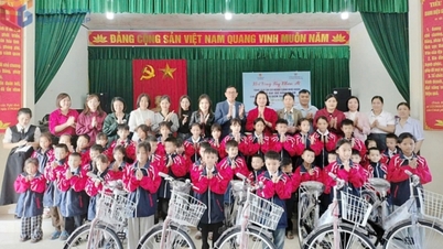 ឧបត្ថម្ភ​ដល់​សិស្សានុសិស្ស​ដែល​ជួប​ការ​លំបាក និង​ជួប​ការលំបាក​ក្នុង​ឃុំ​ដុង​ងឿ​