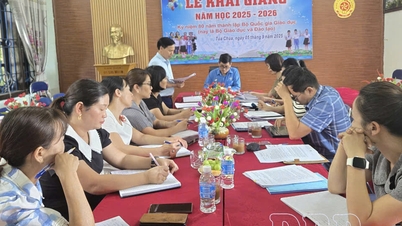 Övervaka implementeringen av gräsrotsdemokrati vid 5 utbildningsinstitutioner