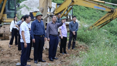 Místopředseda provinčního lidového výboru Lo Van Cuong provedl prohlídku a inspekci komunitní kulturní turistické atrakce vesnice Phieng Loi.