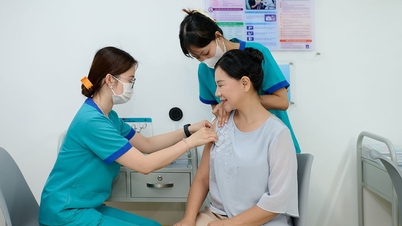 Hàng ngàn người dân miền Trung được Long Châu tiêm miễn phí vắc xin uốn ván sau bão lũ