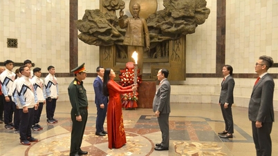 ពិធី​អុជ​ធូប​សម្រាប់​មហោស្រព​កីឡា​ហាណូយ​លើក​ទី​១១ ឆ្នាំ​២០២៥ នៅ​សារមន្ទីរ​ហូជីមិញ