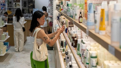 ជនជាតិកូរ៉េឈឺក្បាលជាមួយនឹងគ្រឿងសំអាងក្លែងក្លាយ "Made in Korea" ដែលមានប្រភពមកពីប្រទេសចិន។