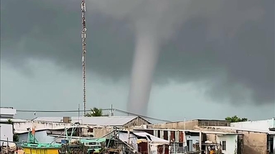 ពន្លកទឹកលេចឡើងនៅលើសមុទ្រ Ca Mau