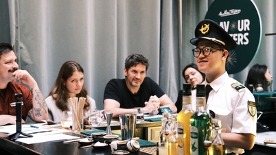 អ្នកក្រឡុកស្រាជនជាតិវៀតណាម ក្តៅខ្លួនជាមួយស្រាក្រឡុក Bun Bo Hue៖ រសជាតិធ្វើឲ្យចៅក្រមអន្តរជាតិភ្ញាក់ផ្អើល