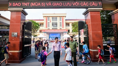 ការអប់រំមិនត្រឹមតែបង្រៀនអក្សរប៉ុណ្ណោះទេ ថែមទាំងបើកបេះដូងទៀតផង។