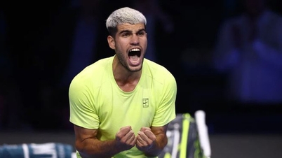 Alcaraz termine l'année 2025 en tant que numéro 1 mondial pour la deuxième fois.