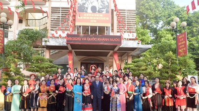 «Disciplina - Creatividad - Innovación - Desarrollo» es el lema del año escolar 2025-2026 de la Escuela Secundaria para Minorías Étnicas Viet Bac.