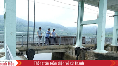 ঝড়ের পরে সেচ কাজ মেরামত করা হচ্ছে