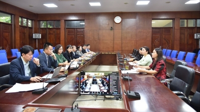 Mencari penyelesaian untuk pembangunan ekonomi yang mampan melalui forum akademik antarabangsa di pasaran sempadan global