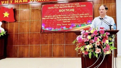 国家法律援助センターは、タイニン省ドンタイン村で2025年までの持続可能な貧困削減に関する国家目標プログラムにおける法律援助の能力と知識を向上させるための研修会議を開催した。