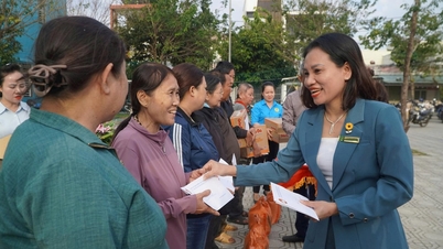 Huong Tra Ward lanserade ett svar på "Aktionsmånaden för människor i katastrofområden"