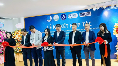 Deschiderea modelului „Spațiu creativ pentru tineret” la Universitatea Națională din Hanoi