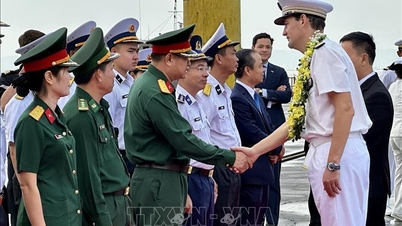 Da Nang a primit o navă a Marinei Franceze pentru o vizită de prietenie în oraș