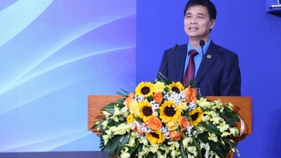 Menyebarkan budaya hukum di kalangan anggota serikat pekerja dan pekerja