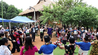 Kulturell mångfald under veckan för "Stor nationell enhet - vietnamesiskt kulturarv" år 2025 i Hanoi