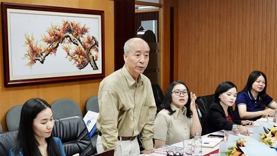 និស្សិតជាង ២.០០០ នាក់នៃសាកលវិទ្យាល័យ Nguyen Tat Thanh អនុវត្តនៅកាសែត Tuoi Tre