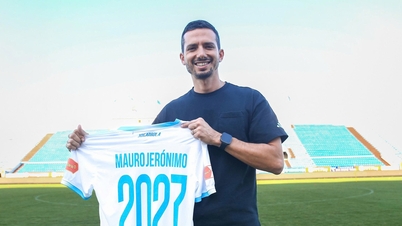 מורה זר מוביל את שואן סון במועדון נאם דין