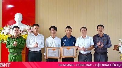 מתן פרס ל-3 אזרחים אמיצים על הצלת טובעים