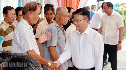 Le vice-Premier ministre Le Thanh Long a assisté à la Journée nationale de la grande unité dans la province d'An Giang.
