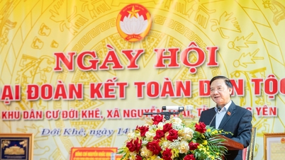 Ο Αντιπρόεδρος της Εθνοσυνέλευσης Νγκουγιέν Χακ Ντιν παρευρέθηκε στην Ημέρα Μεγάλης Εθνικής Ενότητας στο Χουνγκ Γιεν