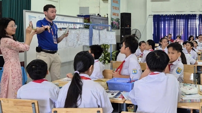 Nyílt óra, szülőket is szeretettel várunk a Ngo Tat To Középiskolában, Ho Si Minh-városban