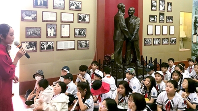 Aprenda história em Ben Nha Rong