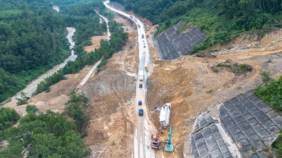 Propunere de construire a unui pasaj suprateran la un punct cu alunecări de teren grave pe autostrada La Son - Hoa Lien