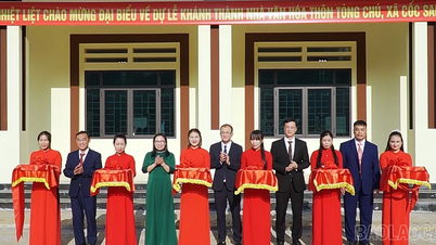 টং চু গ্রাম জাতীয় মহান ঐক্য দিবসের আয়োজন করে এবং গ্রামের সাংস্কৃতিক ঘর উদ্বোধন করে।