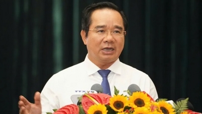 Ordföranden för Ho Chi Minh-stadens folkkommitté informerade om några viktiga projekt som ligger efter schemat