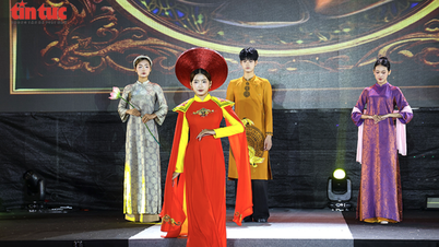Parada Ao Dai w ramach Hanoi Tourism 2025 to kolorowe wydarzenie kulturalne nad jeziorem Hoan Kiem