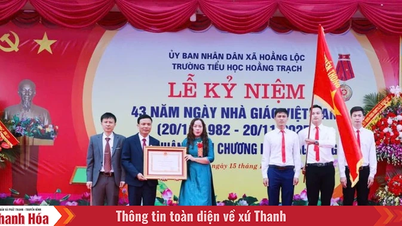Hoang Trach Primary School received the Third Class Labor Medal