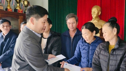 Novinářská asociace Nghe An pořádá cestu ke zdroji a vděčnosti v zemi ohně, Quang Tri.