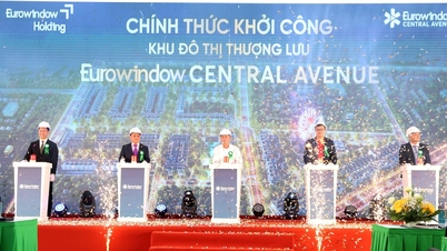 Cérémonie de pose de la première pierre du projet de quartier urbain de luxe Eurowindow Central Avenue à Nghe An
