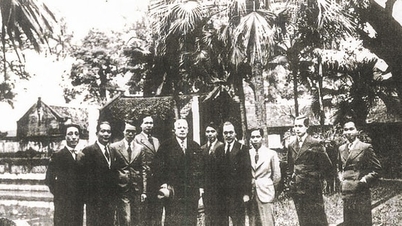 De persoon die heeft bijgedragen aan het leggen van de basis voor de moderne Vietnamese schone kunsten