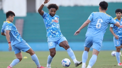 Đội trưởng Đỗ Duy Mạnh: Nguyễn Xuân Son là tiền đạo xuất sắc